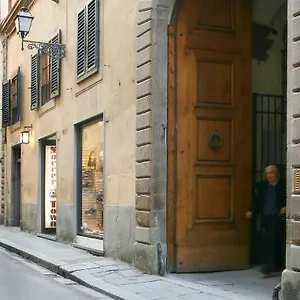Albergue Academy, Florença